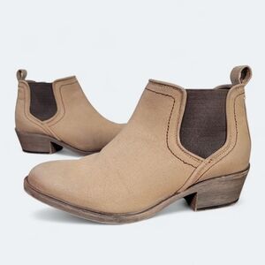 Bjorndal Duke Brown Western Ankle Boots Size 8 Slip On Chelsea Faux Leather